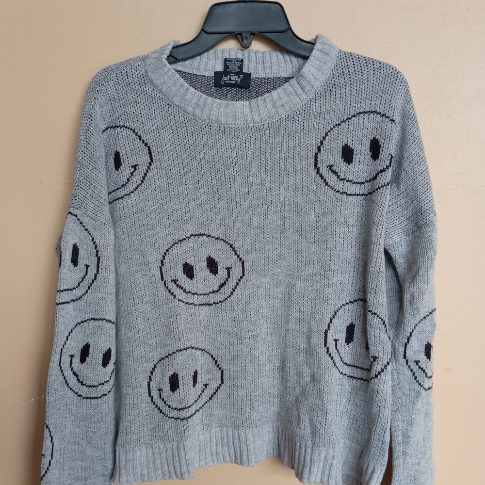 Cozy Smiley Face Knit Sweater in Gray